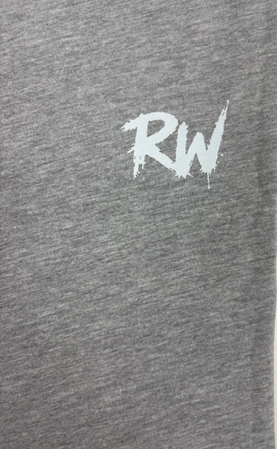 T-shirt Unisexe RW Couleur Gris Chiné Essential Tee. Fabrication à la demande. Livraison estimée 8 à 10 jours.